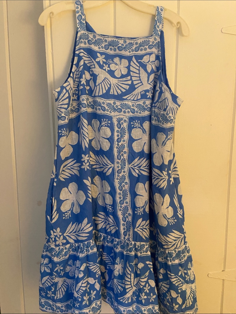 crown & ivy Blue and White Floral Tiered Midi Dress
